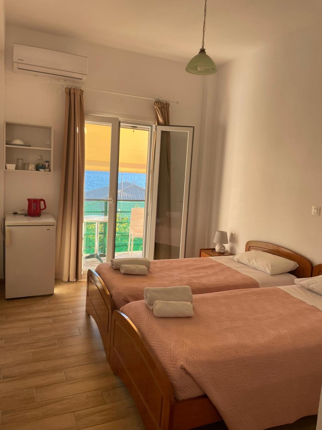 Nafsika Apartments Agios Georgios Pagon Bagian luar foto
