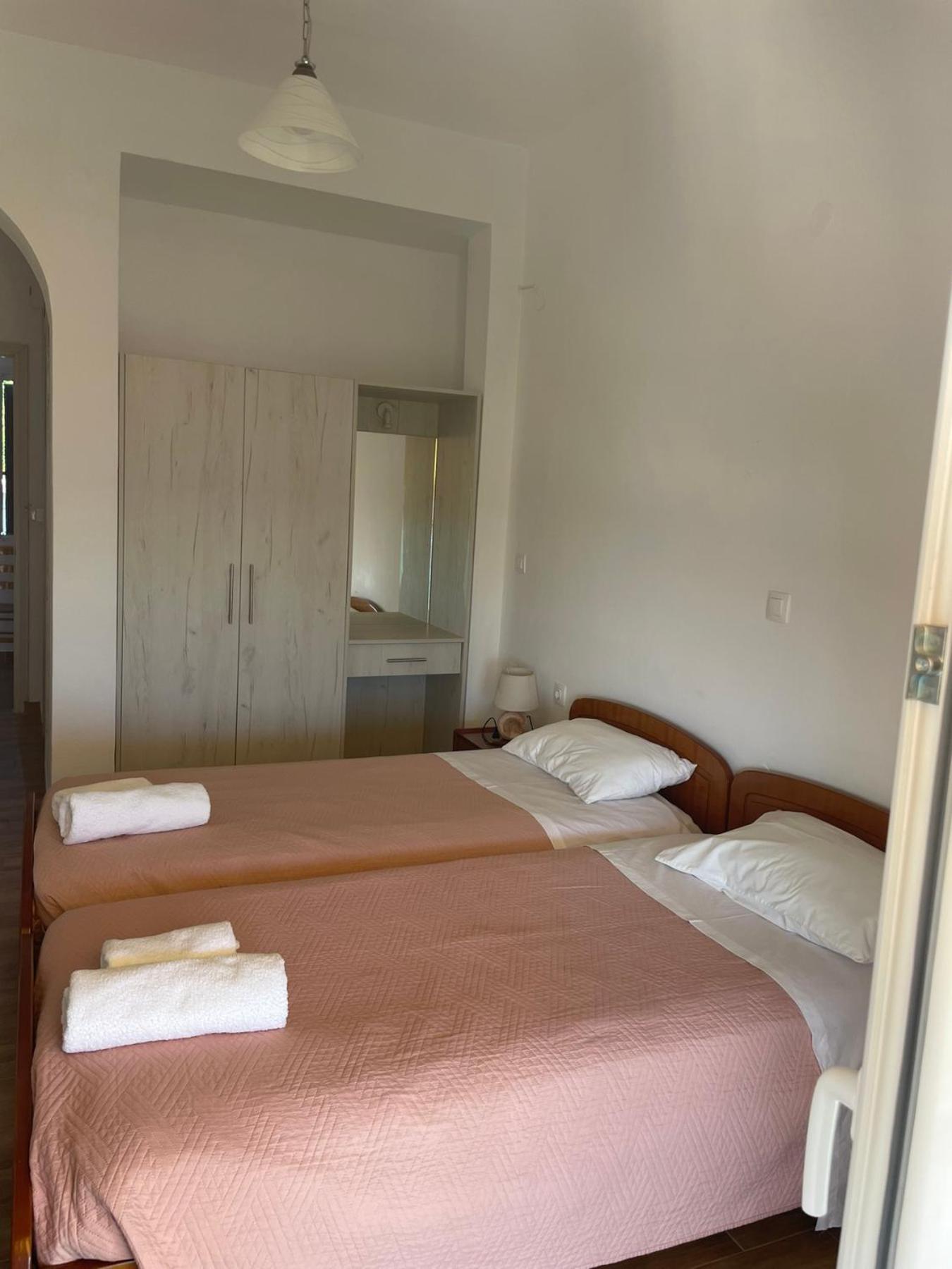 Nafsika Apartments Agios Georgios Pagon Bagian luar foto