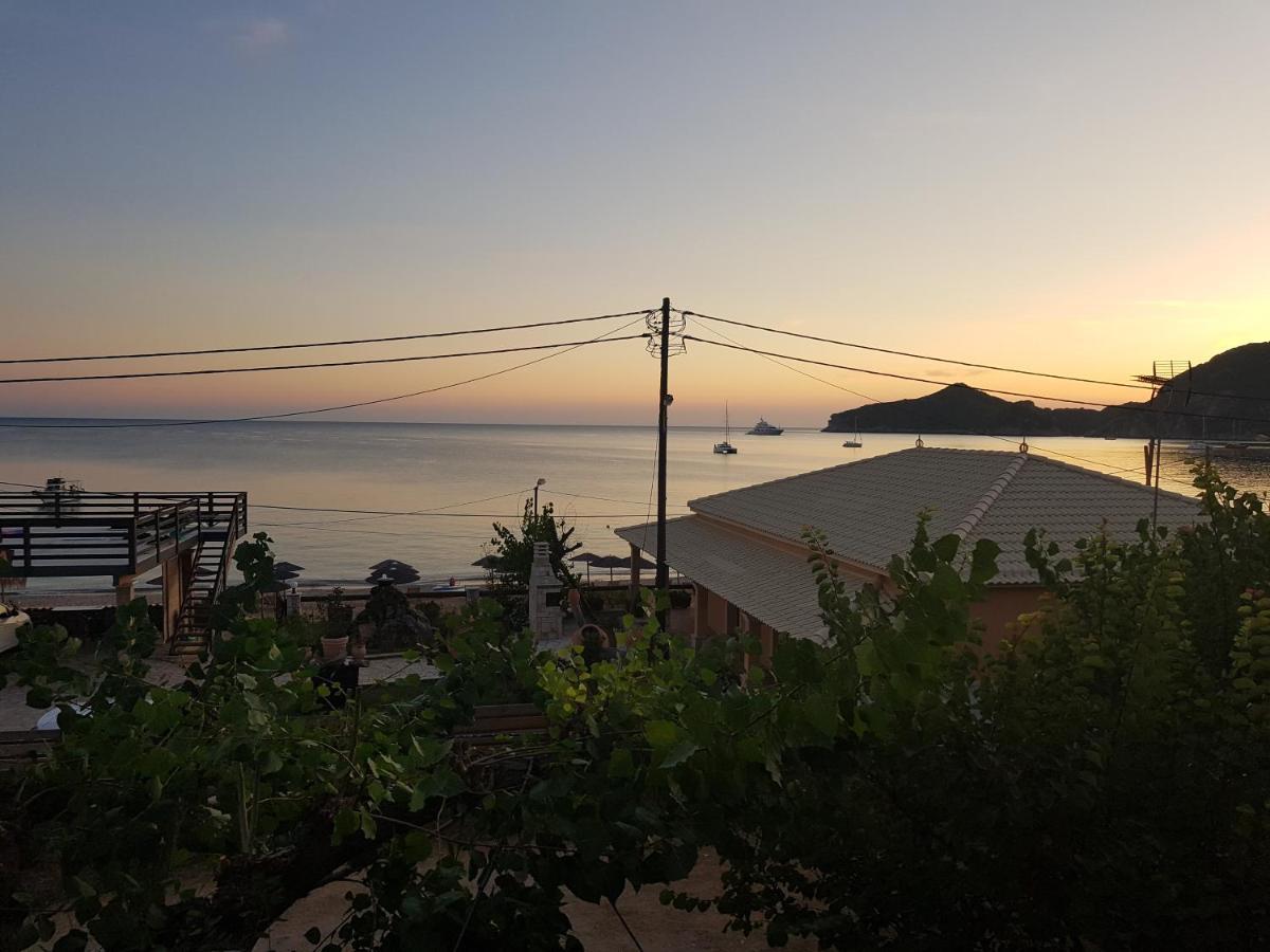 Nafsika Apartments Agios Georgios Pagon Bagian luar foto